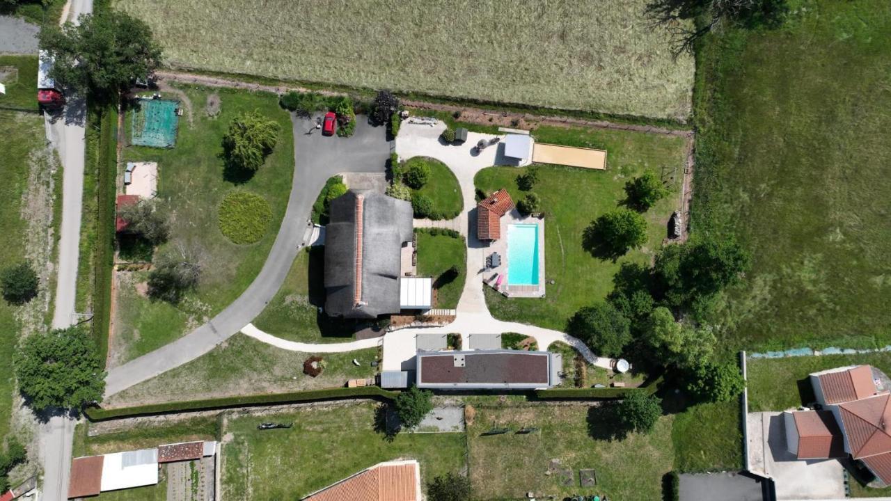 La Cle Des Chaumes Boisset-lès-Montrond Exterior foto